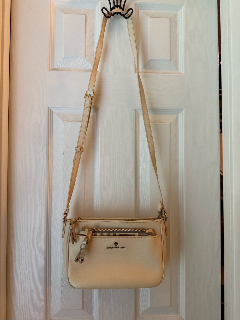 Cream Spartina 449 Crossbody bag with removable zippered pouch